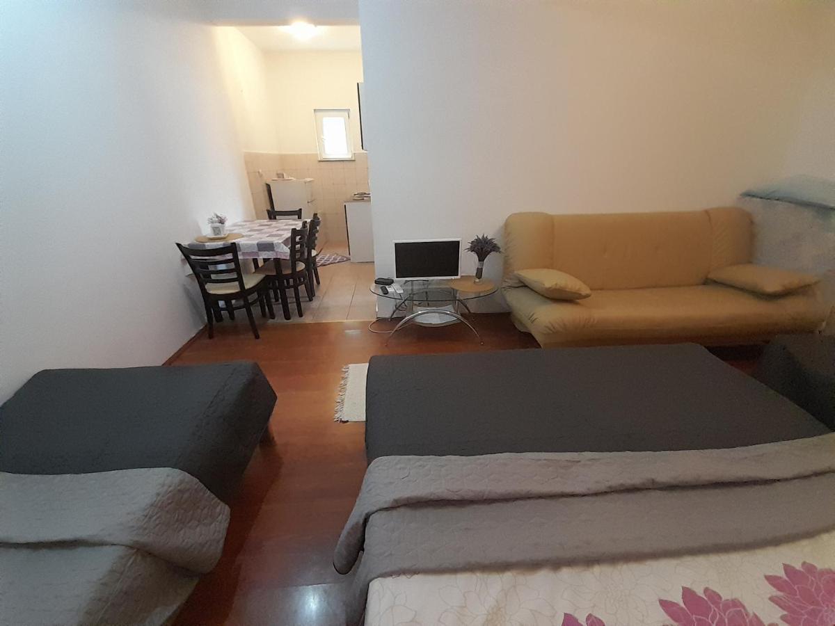 Apartmani "Rebecca" ネウム 部屋 写真